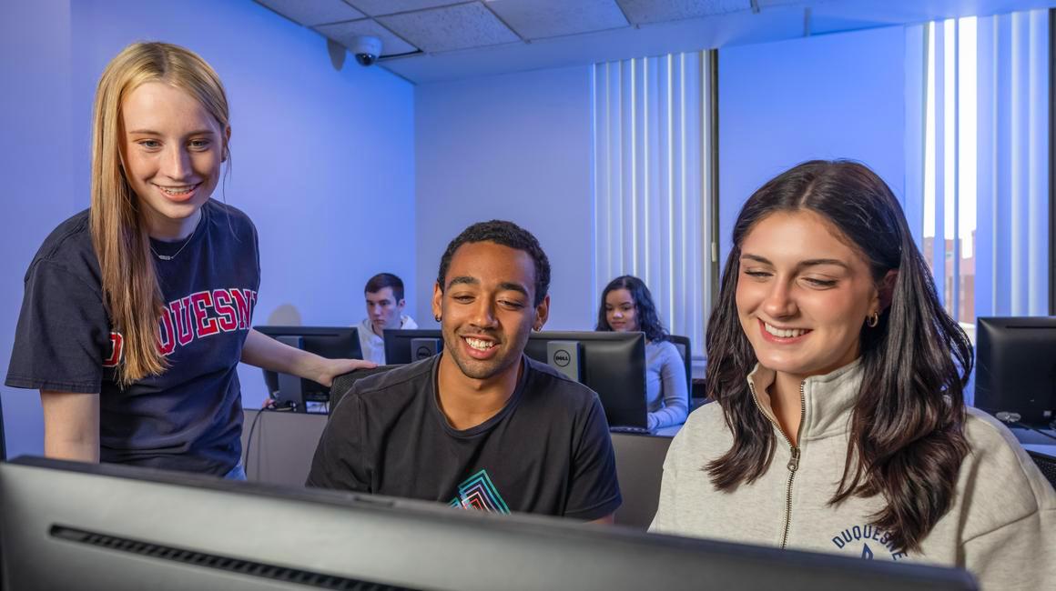 Duquesne undergraduate students in the computer lab